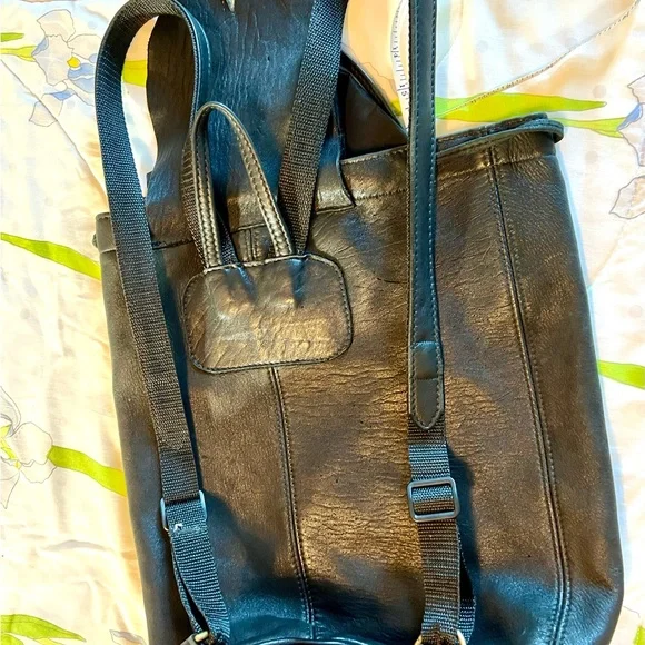 Black Leather backpack, handcrafted. Soft leather sturdy adjustable strap. - Picture 13 of 16